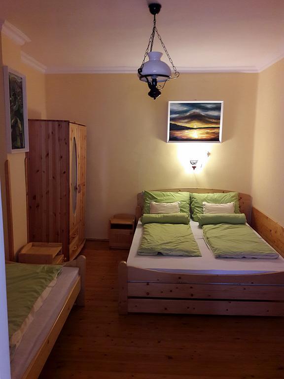 Viktor Vendeghaz Apartment Tokaj Bagian luar foto